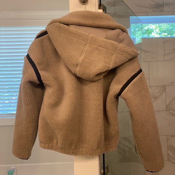 Abercrombie YPB jacket with zip off hood option - Picture 2 of 2